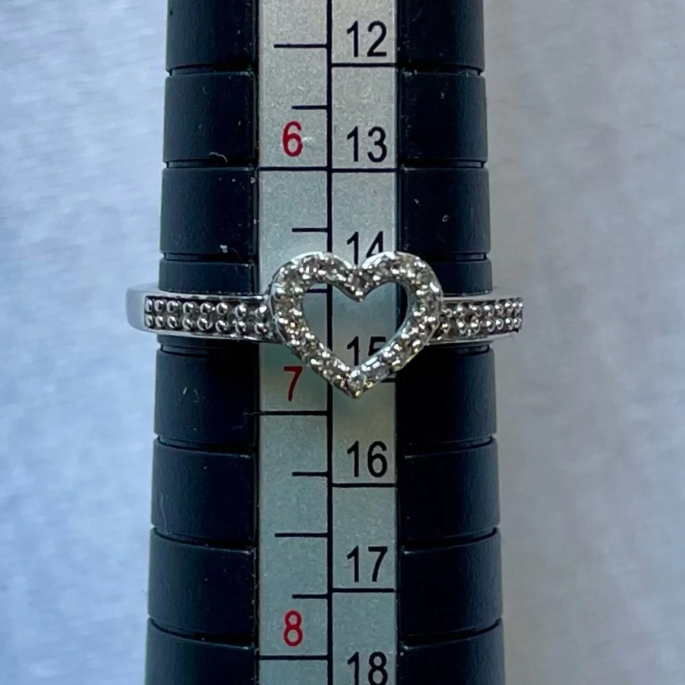 10K Gold and Sapphire Ring - Picture 2 of 6